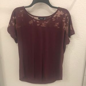 Short sleeve lace upper panel maroon in color